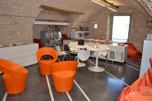 Espace intermédiare où se réunit À livres ouverts à Castelnau Montratier @ M-F Plagès.