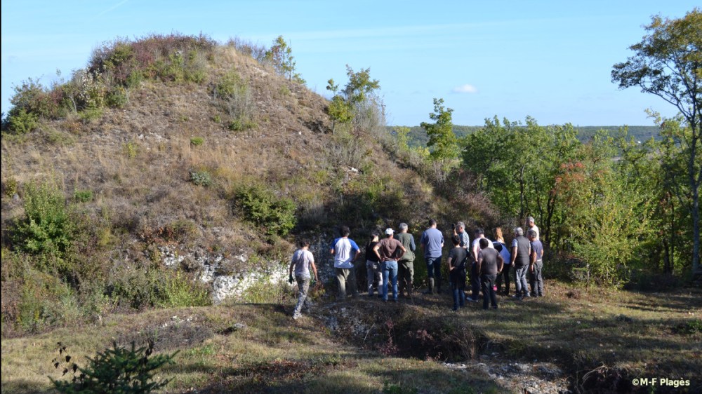 La motte castrale de La Truque de Maurélis près de Castelnau-Montratier dans le Lot. © M-F Plagès
