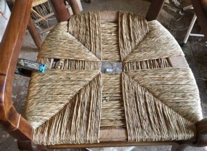 Atelier rempaillage samedi 17 février 2024 au 3e lieu à Flaugnac dans le Lot © DR